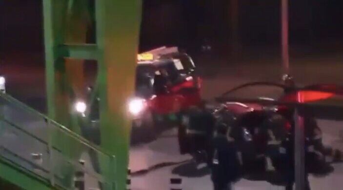 Automóvil volcado en Periférico Oriente.