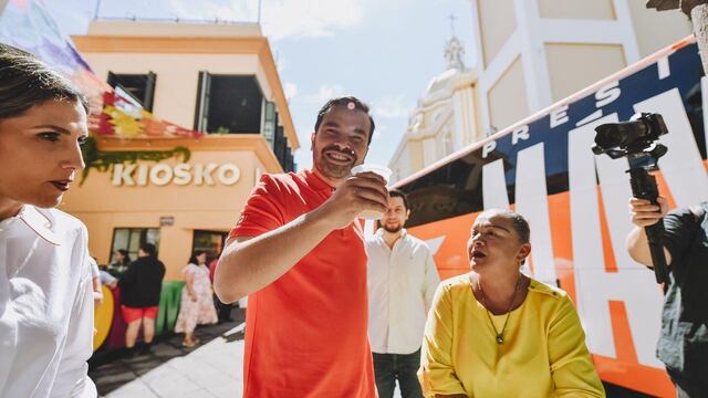 Jorge Álvarez Máynez en campaña presidencial en Colima