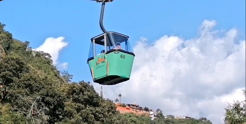 Teleférico detenido