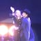 Belinda se sube al escenario para besar a Christian Nodal; le piden que cante ‘El Sapito’(VIDEO)