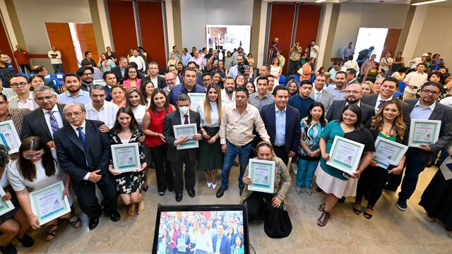 Ricardo Gallardo entrega el Premio Estatal de Periodismo 2023
