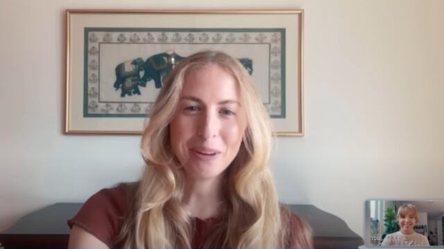 Videollamada en Google Meet con traducción en tiempo real hecha por la inteligencia artificial