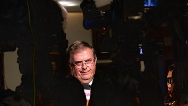 Marcelo Ebrard, titular de la SRE, encabezó la presentación impresa de la edición conmemorativa de la Revista Mexicana de Política Exterior, en el marco del Bicentenario del establecimiento de relaciones diplomáticas México-Estados Unidos.