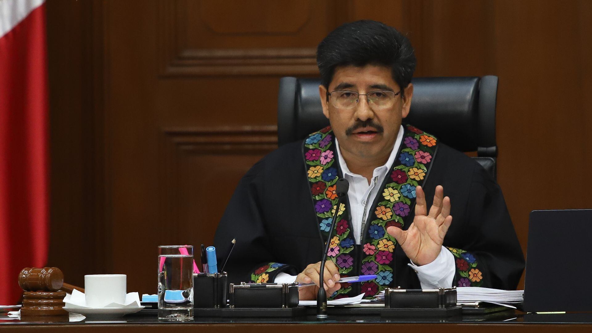 Hugo Aguilar Ortiz junto con otros ministros encabeza encuentro con jubilados del IMSS