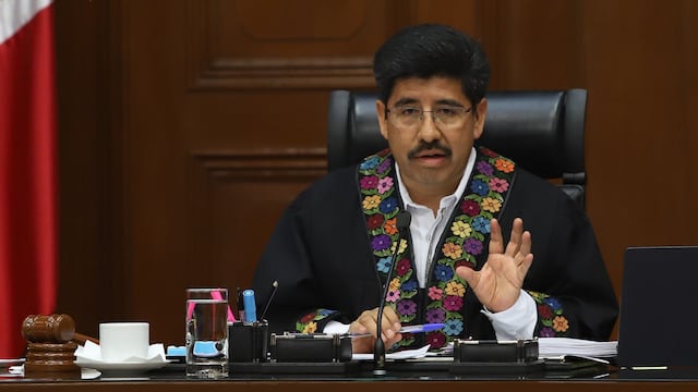 Hugo Aguilar Ortiz encabeza encuentro con jubilados del IMSS