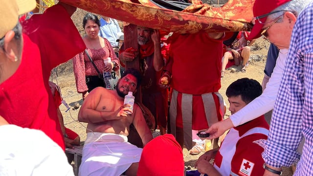 Actor se cae de la cruz, Viacrucis Colima