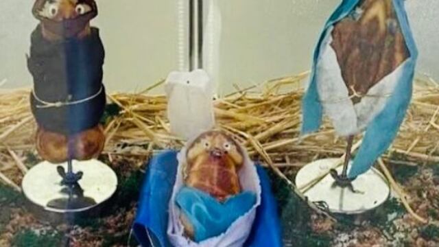 Crean nacimiento con wafles de genitales.