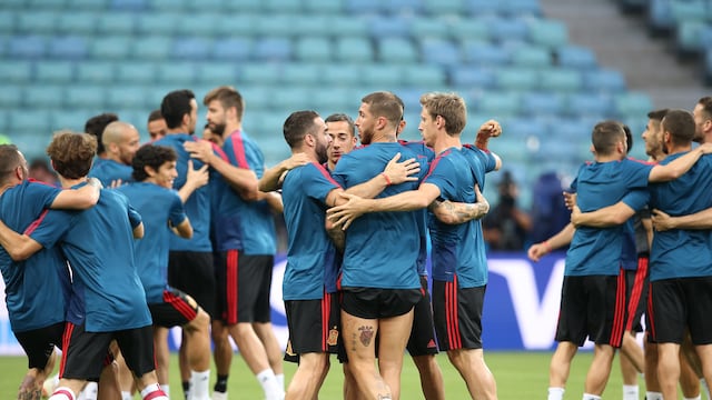 Selección de España
EN LA FOTO:
Photo during the training of the Spanish Soccer Team from the facilities of Krasnodar, Russia.
IN THE PHOTO: