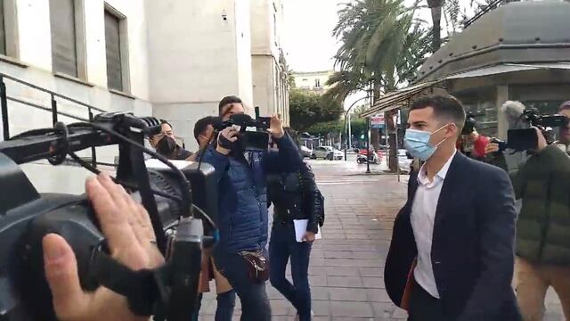 El futbolista del Celta de Vigo, Santi Mina, se presentó ante un tribunal en Almería.