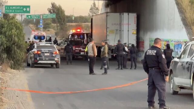 Muere policía al intentar detener tráiler robado en la autopista México-Puebla