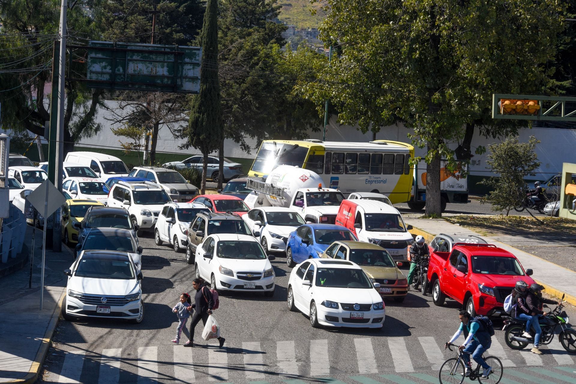 ¿Qué vehículos tienen prohibido circular durante una contingencia ambiental?