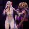 Cher y Alexander Edwards sostienen un intenso romance con todo y la diferencia de edades