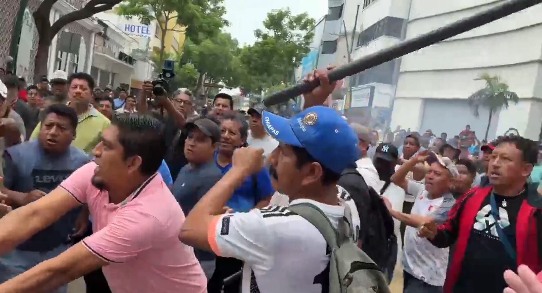 Marea Rosa fue frenada por CNTE en Tuxtla Gutiérrez, Chiapas