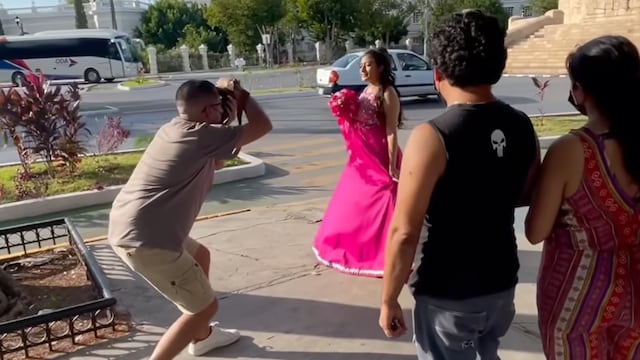 Fotógrafo regala a quinceañera una sesión profesional