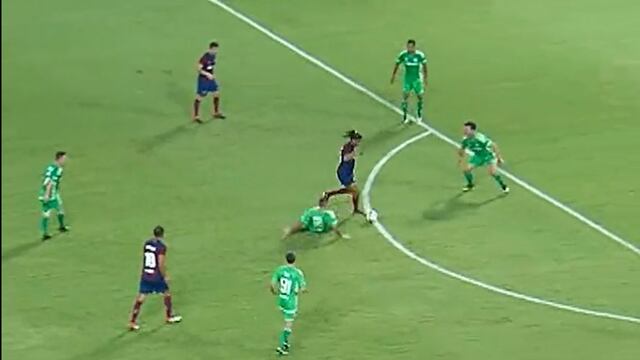 Ronaldinho en partido de Leyendas del Barcelona