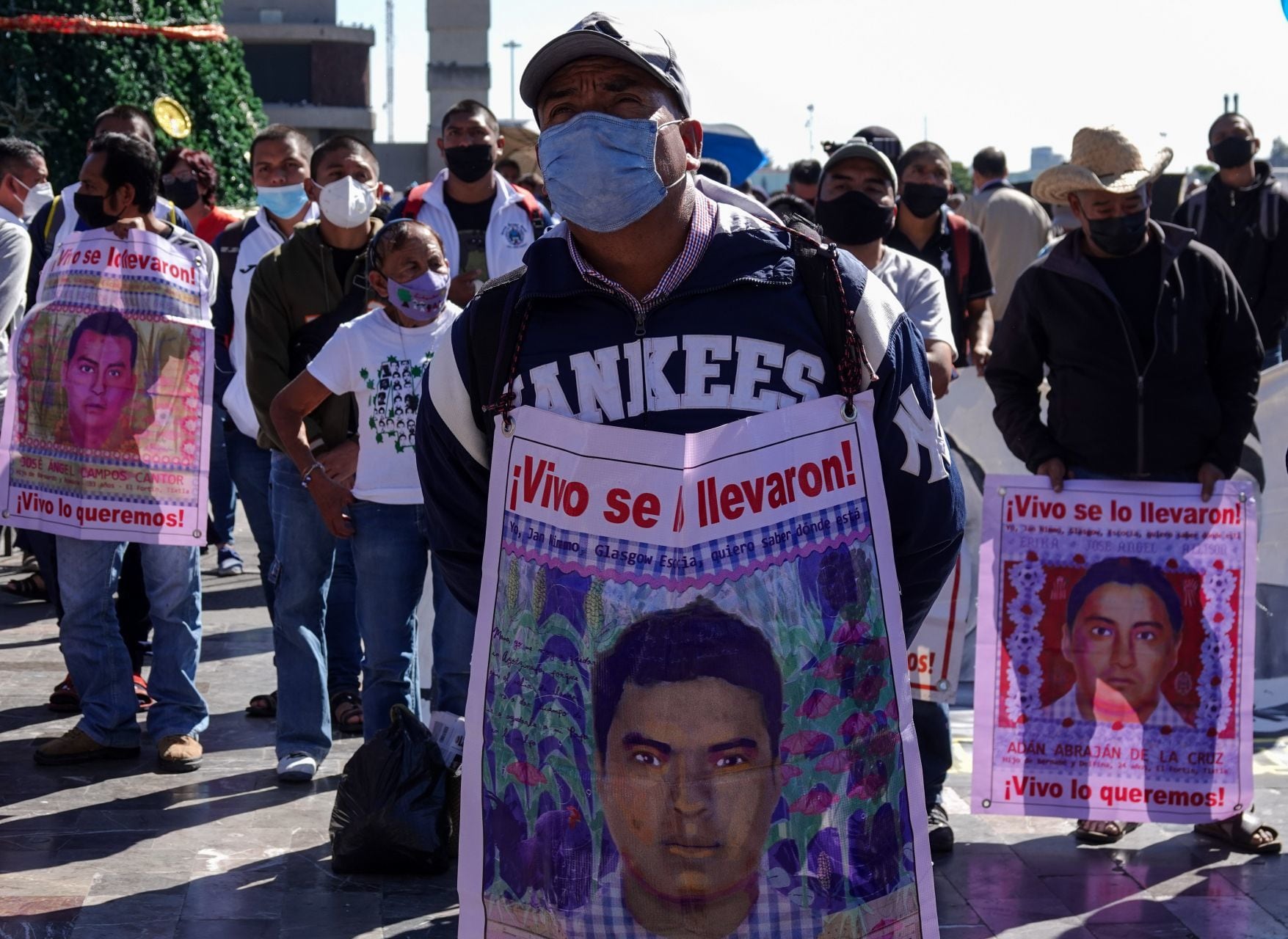 Marcha a 87 meses de Ayotzinapa
