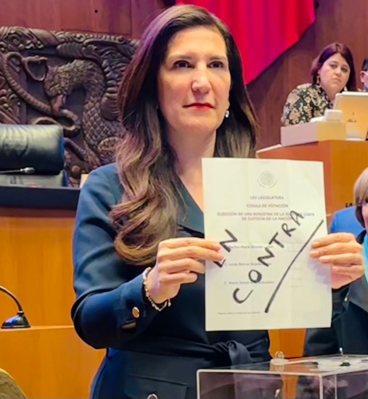 Kenia López Rabadán
