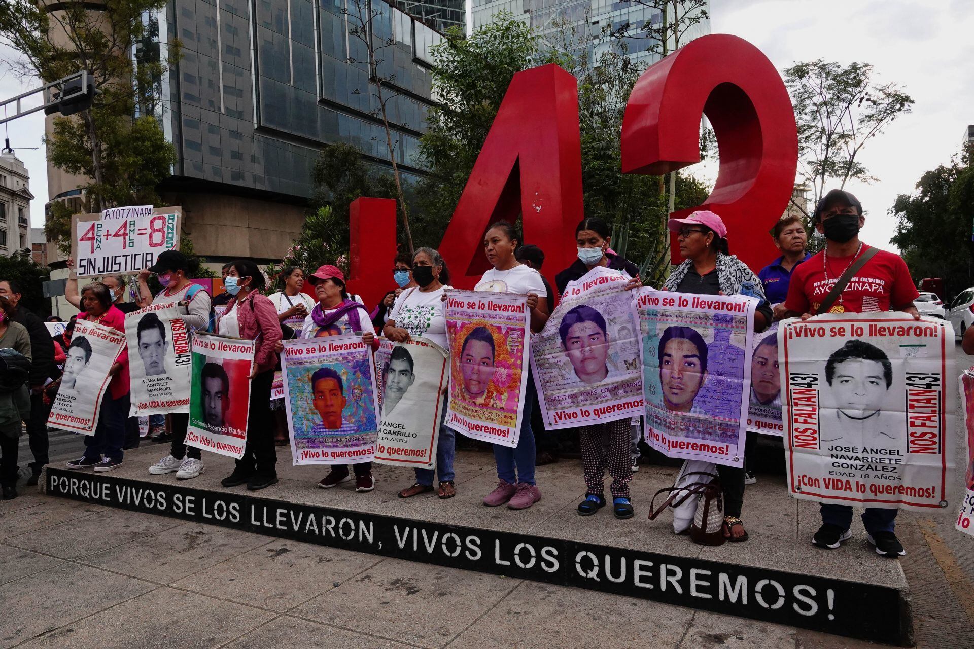 Los militares están acusados de desaparición forzada y delincuencia organizada, en relación con la desaparición de los normalistas.