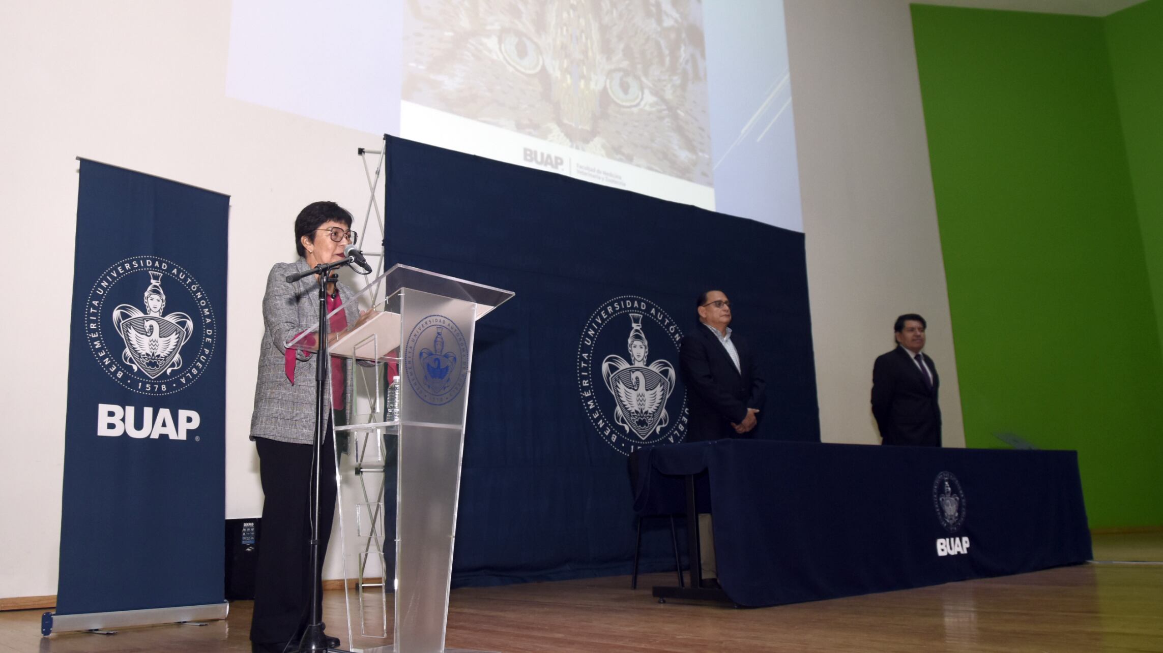 BUAP destaca vínculo entre enfermedades de animales con la salud humana y el medio ambiente