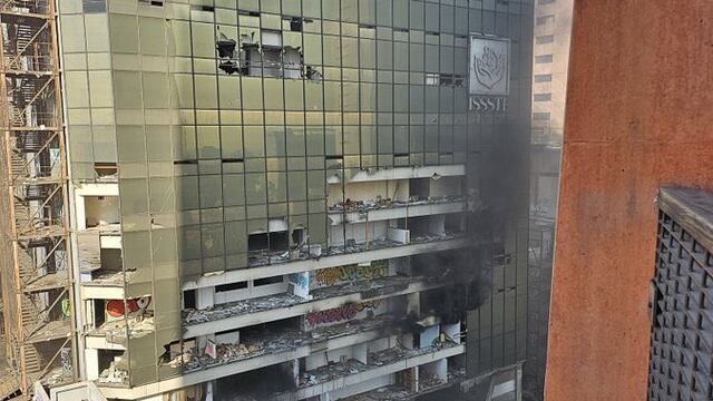 Incendio en edificio abandonado del ISSSTE
