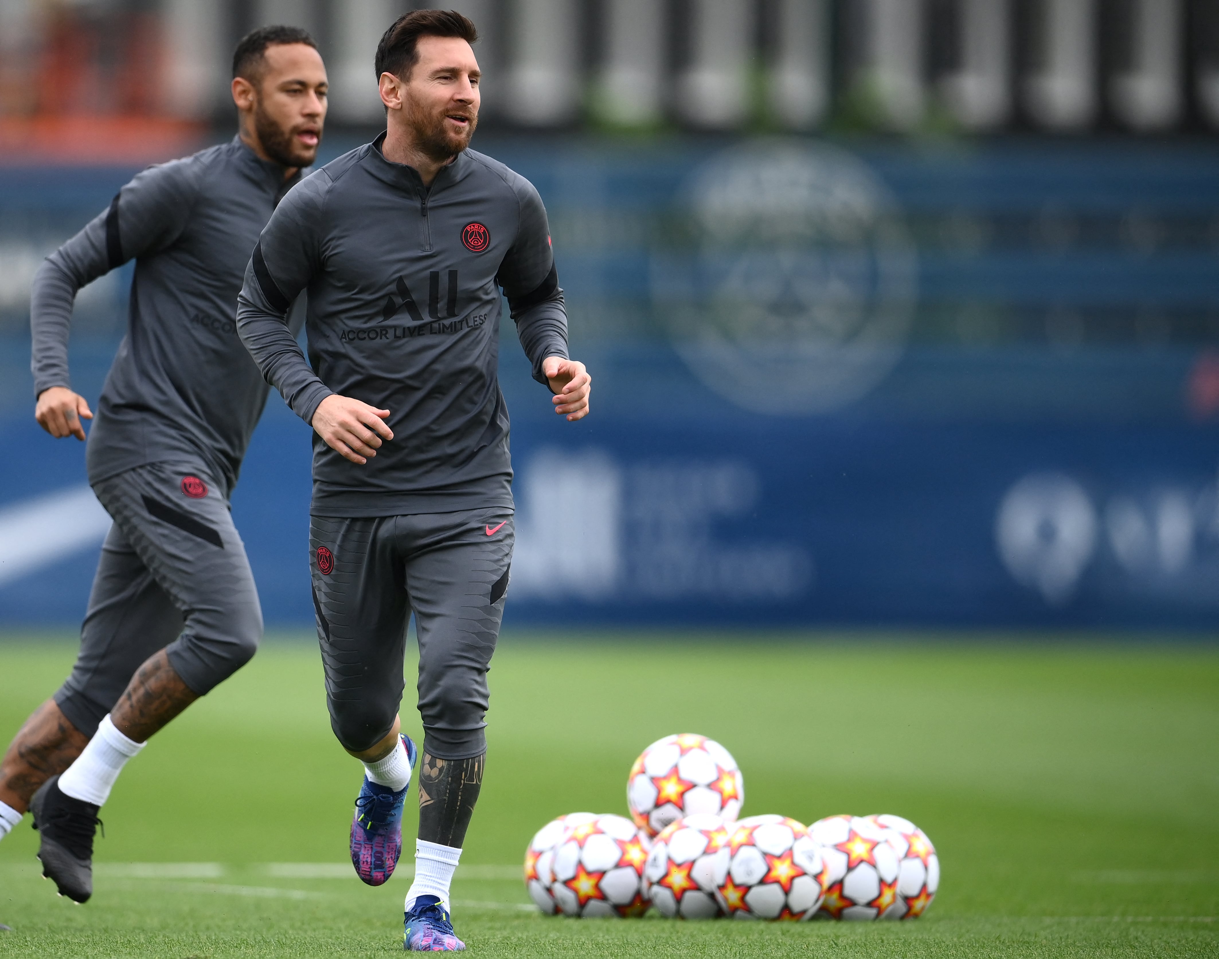 Messi y Neymar en calentamiento