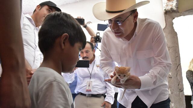Alfonso Durazo celebra un año de 33 mil servicios brindados a animales de Sonora