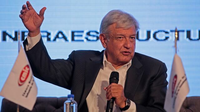 Andrés Manuel López Obrador. Reunión en su casa antes del debate.
