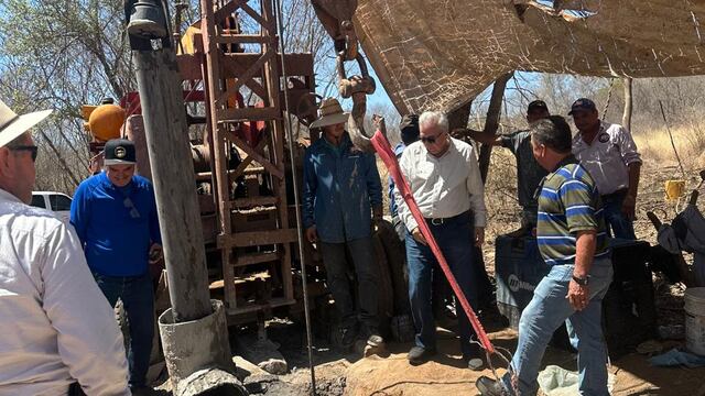 Rubén Rocha supervisa obras en Mocorito