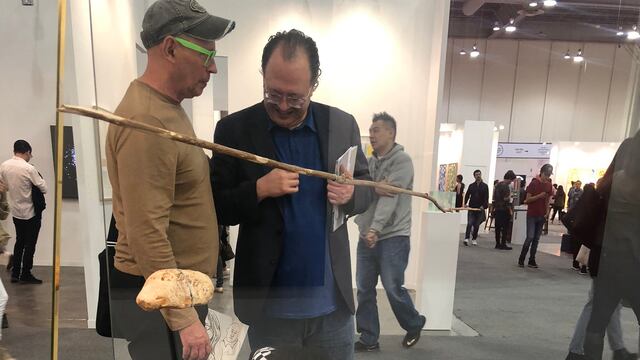 Avelina Lésper si se acercó a obra de Gabriel Rico que "explotó" en Zona Maco