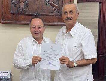 El gobernador de Tabasco, Carlos Merino, y el secretario de Bienestar, Sustentabilidad y Cambio Climático, Manuel Graniel Burelo.