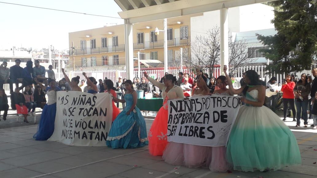 "Quinceañeras en silencio".