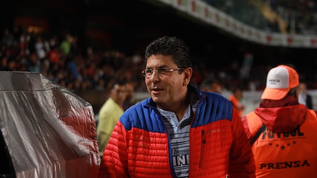 Fidel Kuri en un partido de Veracruz