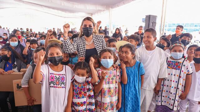 Evelyn Salgado entrega casi 2 mdp en apoyos para niñas y niños