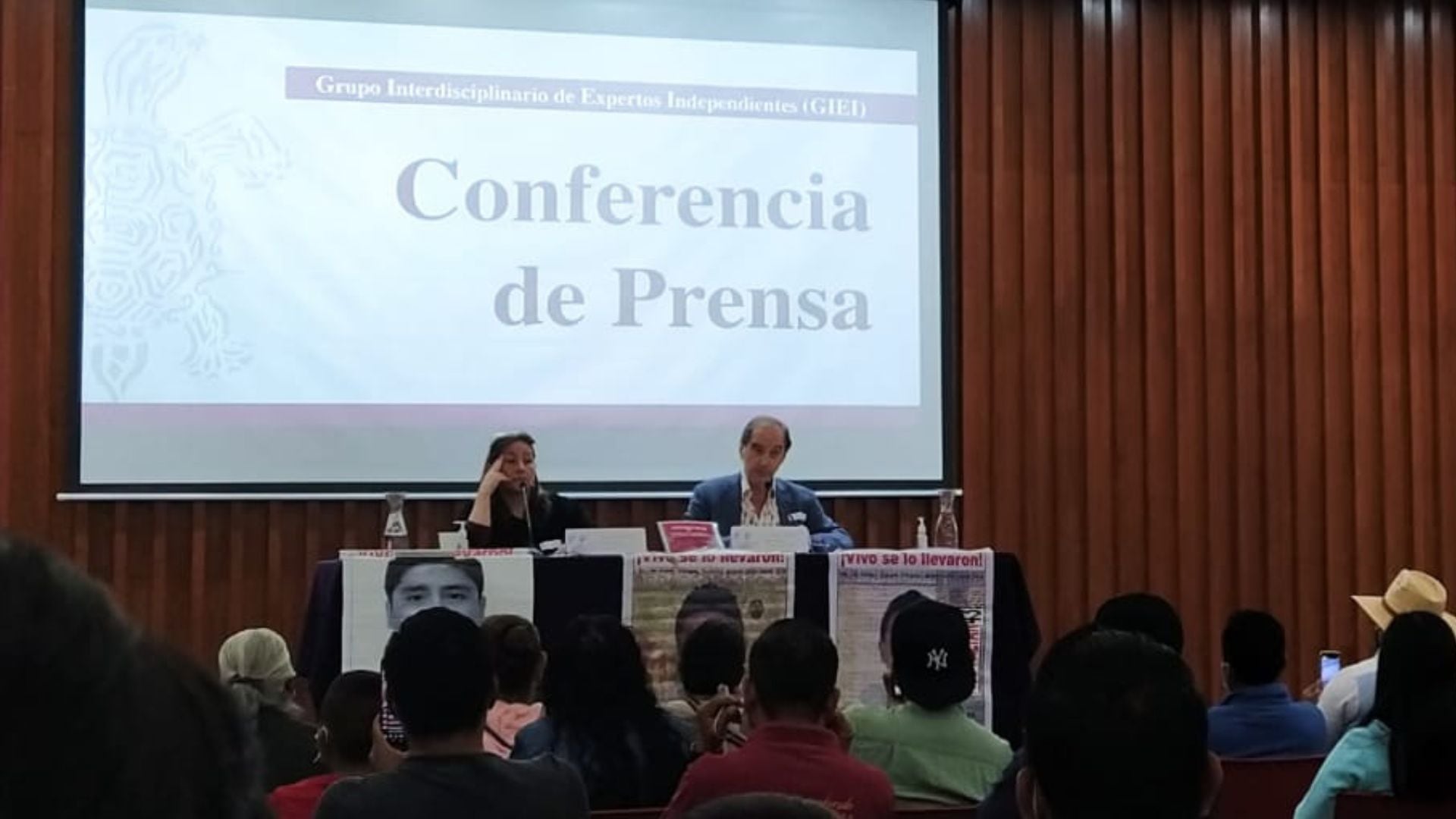 Conferencia de prensa del GIEI