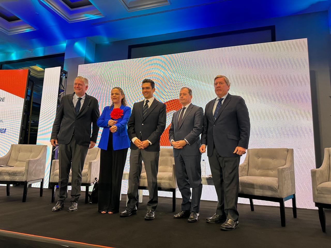Jorge Romero Herrera inauguró el Foro América Libre en CDMX.