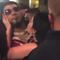 VIDEO: Anuel AA esquiva beso de fan y se hace viral