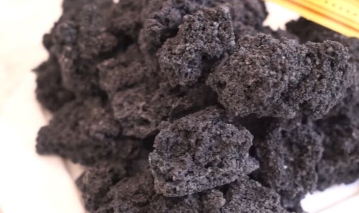Cómo hacer carbón comestible para el Día de Reyes Magos