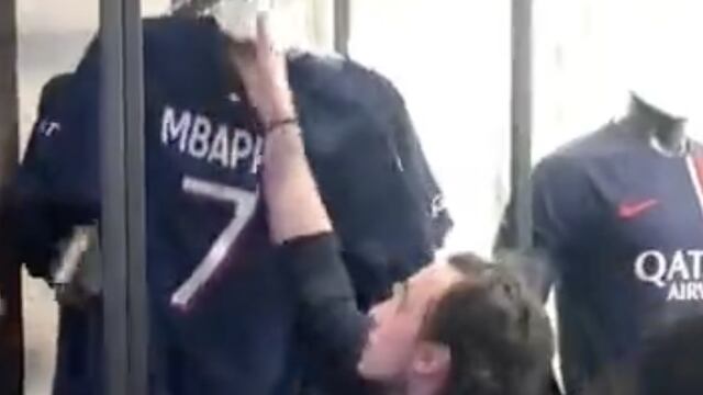 Retiran camisetas de Mbappé