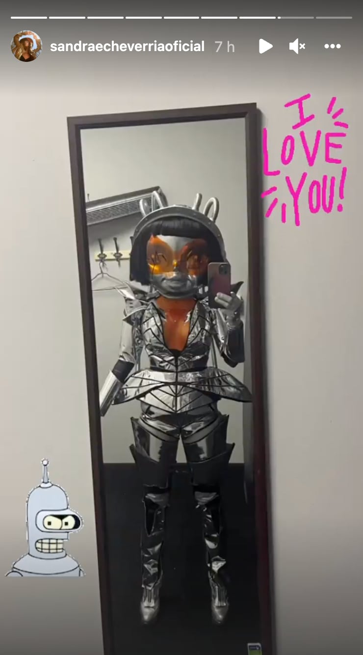 Sandra Echeverría como Androide en ¿Quién es la Máscara?