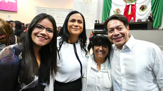 Mario Delgado acompaña a Rocío Nahle en su toma de protesta como gobernadora de Veracruz