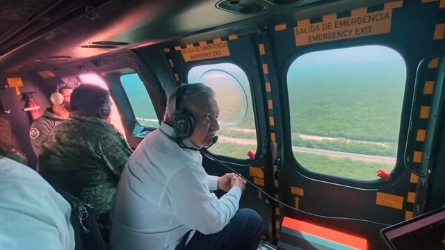 AMLO sobrevuela obras del Tren Maya