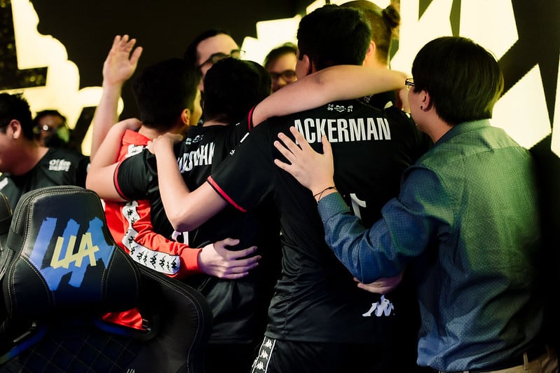 Infinity Campeón LLA League of Legends