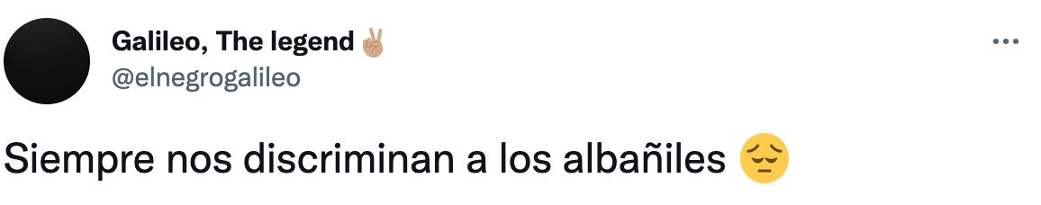 Lo rechaza tras enterarse que es albañil