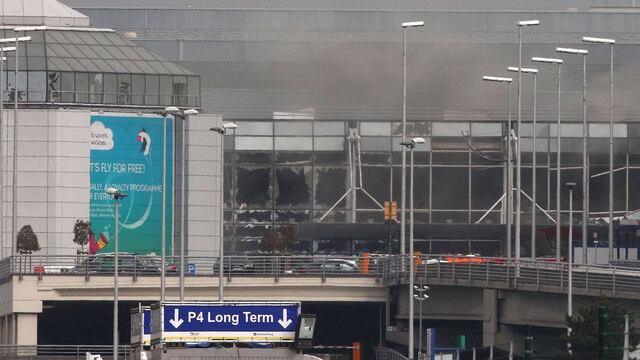 Aeropuerto de Zaventem. Sin detener al tercer atacante.