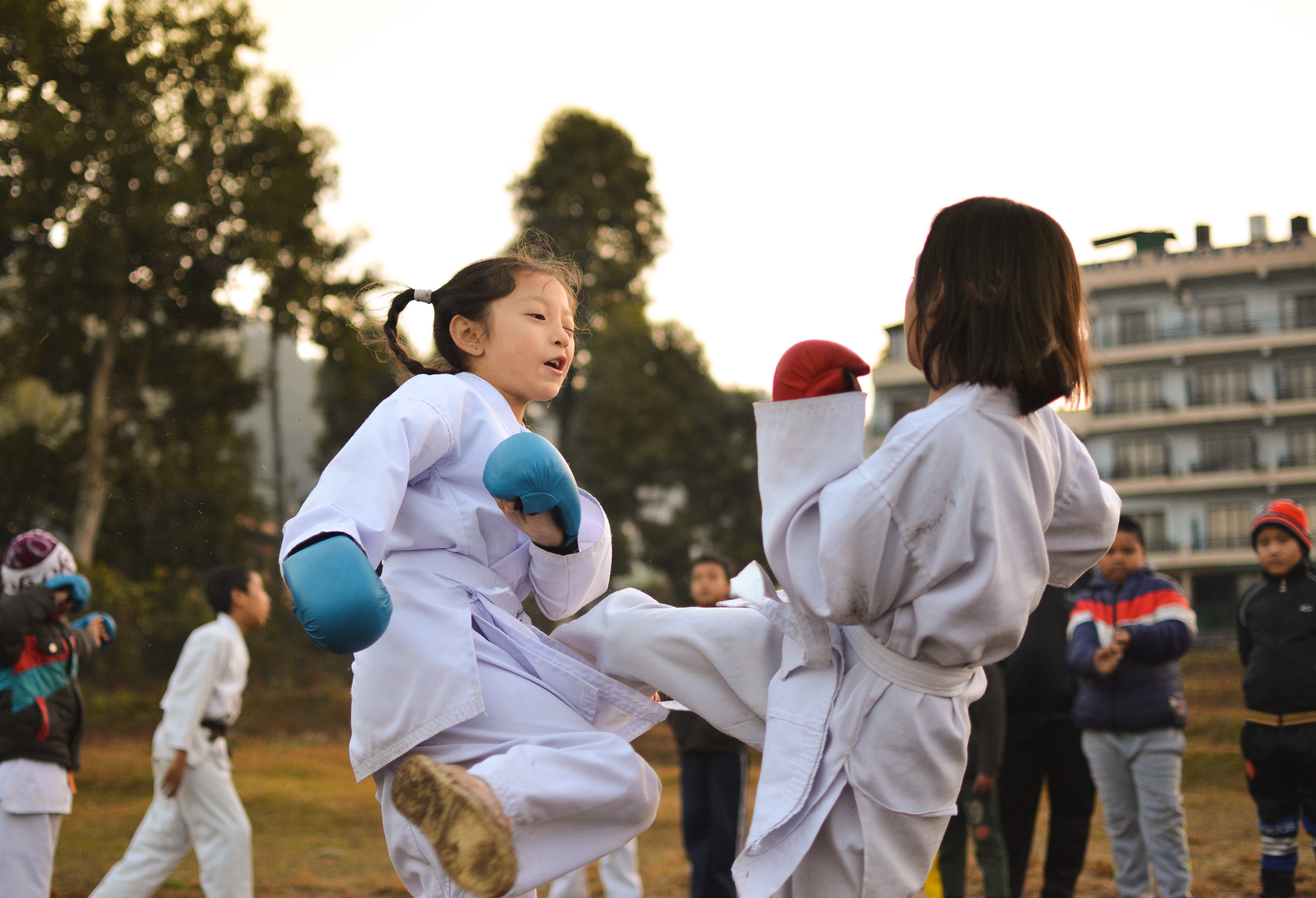 Mujeres practican artes marciales para defenderse de inseguridad