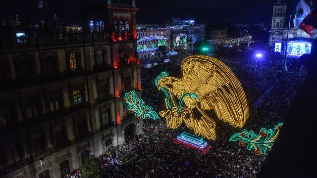 15 de septiembre, el Grito de Independencia en el Zócalo en vivo: sigue ingresando gente al Zócalo pese a que está a reventar, Claudia Sheinbaum dice que hay 130 mil personas