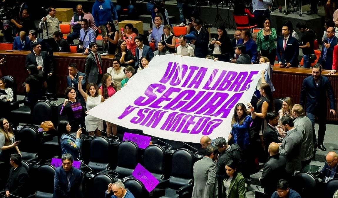Toma de tribuna de las diputadas de Movimiento Ciudadano; pidieron "romper el pacto" y proceder a favor del desafuero a Cuauhtémoc Blanco