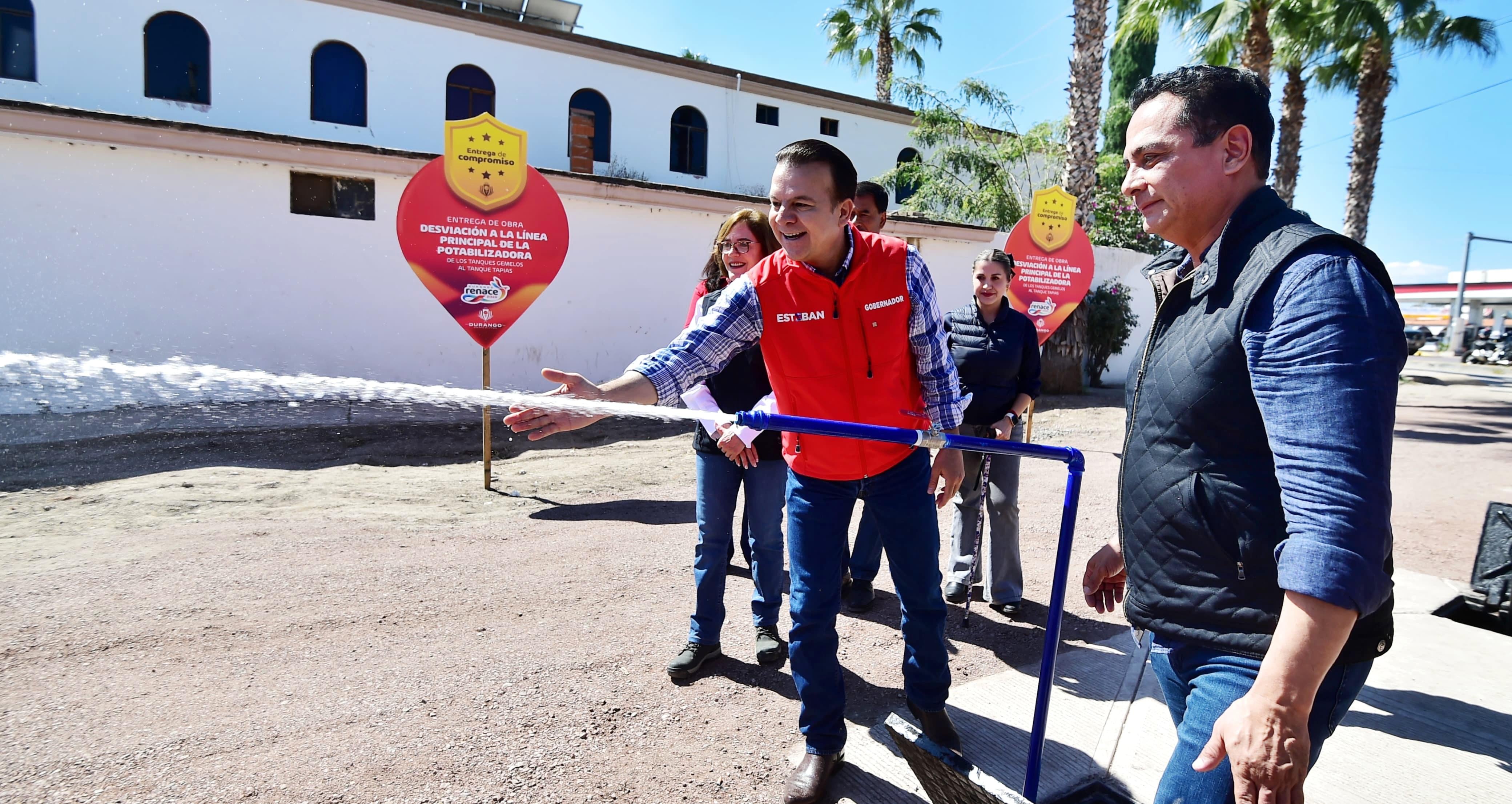 Esteban Villegas amplía el abasto de agua en Durango.
