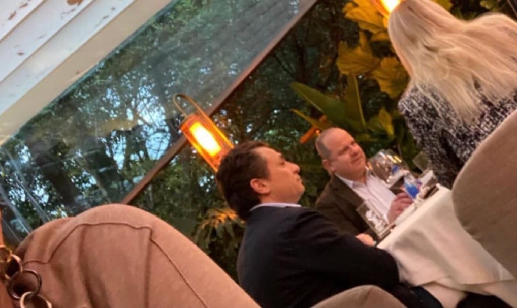 Emilio Lozoya, exdirector de Pemex, en un restaurante de comida china en Las Lomas