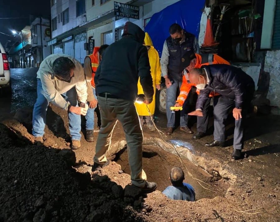 Socavón en Tulancingo/@PresidenciaTulancingo